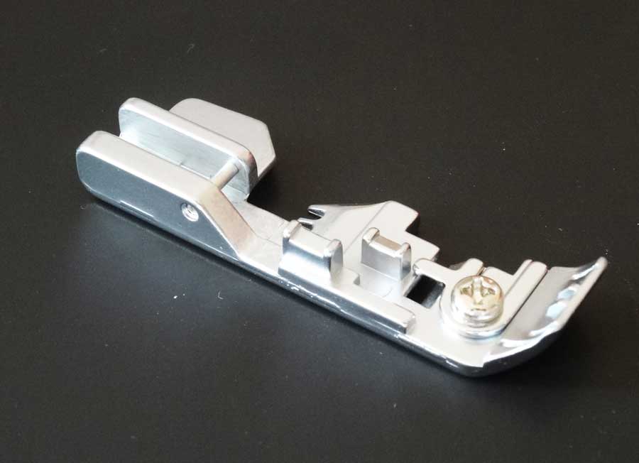 JUKI 家庭用ロックミシン（MO-114D）押え（標準タイプ）【メール便での