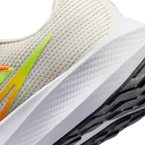 ナイキ(NIKE) ランニングシューズ ズームペガサス 40 DV3853-101