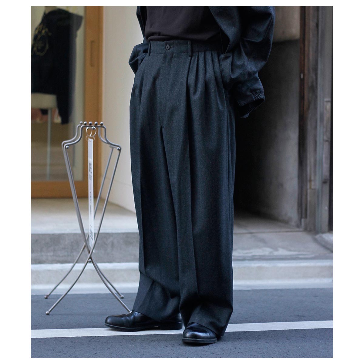 �ΥΥå� NONNOTTE ����ɡ� �إ��ܡ��� �ե��ͥ� 5���å� �磻�ɥȥ饦���� Shadow Herringbone Flannel Draping 5-Tuck Wide Trousers (N-25A-038)