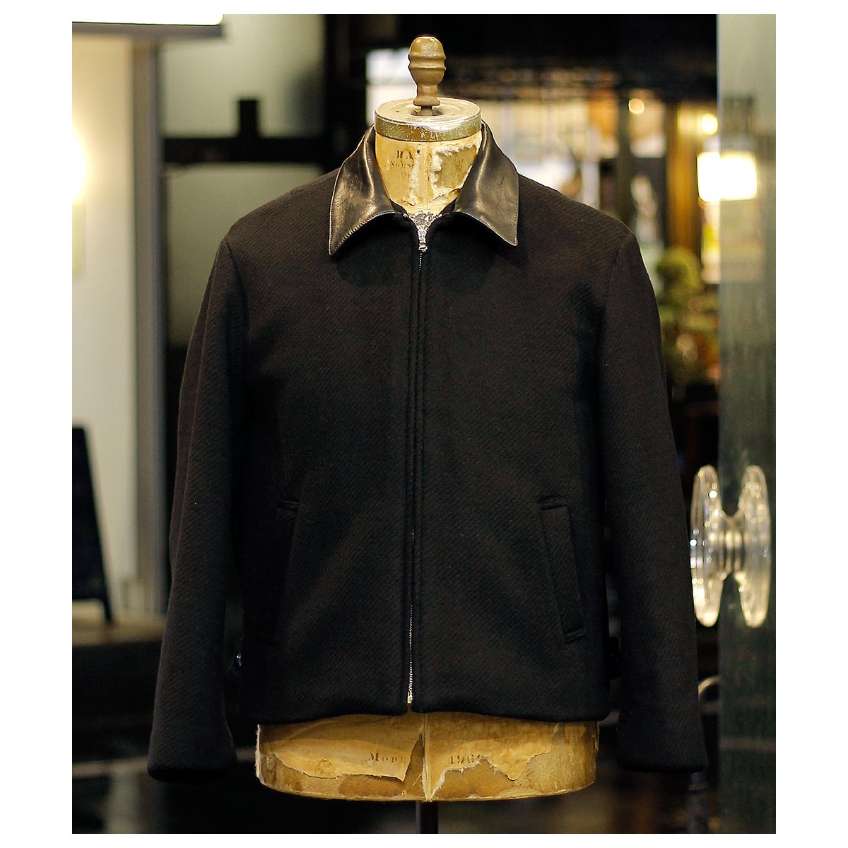 ƥ INTERIM إӡ ֥å ֥ե  󥦡 ǥåɥȥå 쥶顼 ϥȥ 㥱å HEAVY BRUSHED DOUBLE FACE DYED VIRGIN WOOL DEADSTOCK LEATHER COLLAR HARRINGTON JACKET (IT25A101)