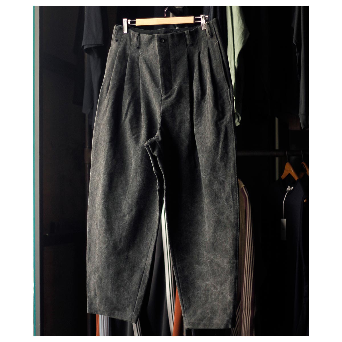 アクシス AXIS 炭染 モールスキン 3タック テーパードパンツ Charcoal dyeing moleskin 3 Tucks Tapered Pants (P001-26AW)