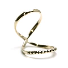 DECORATE Studs Mobius Ring