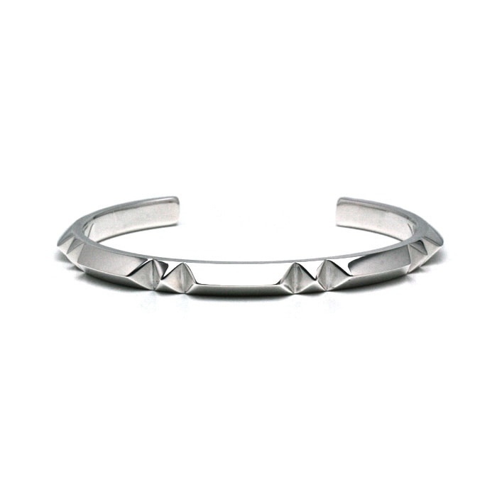 ARGENT GLEAM LT Pyramid Studs Bangle