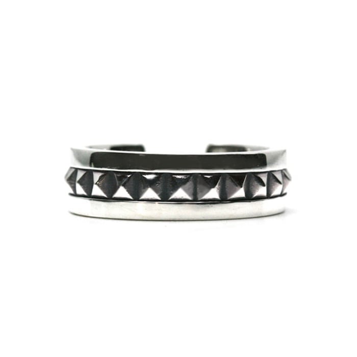 Pyramid Studs Plain Ring