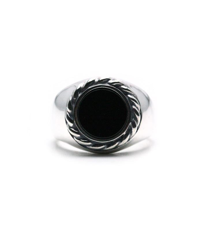 Flat Onyx Ring / Large