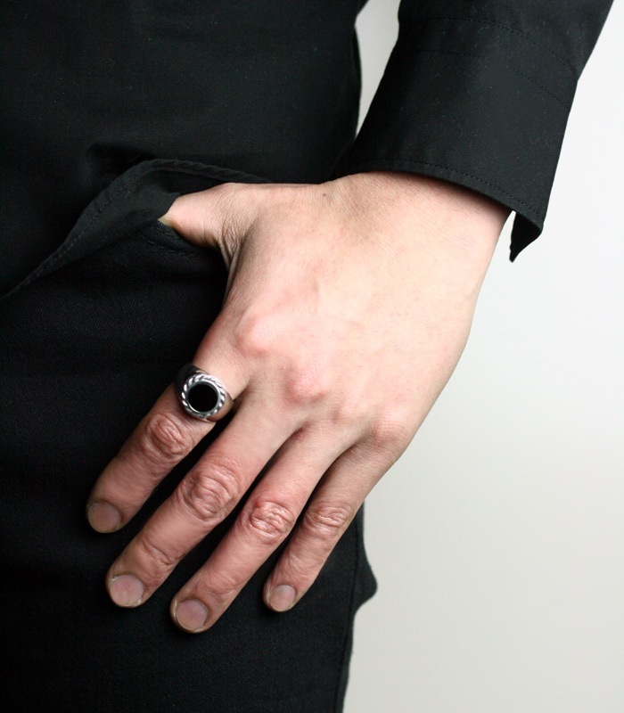 Flat Onyx Ring / Large