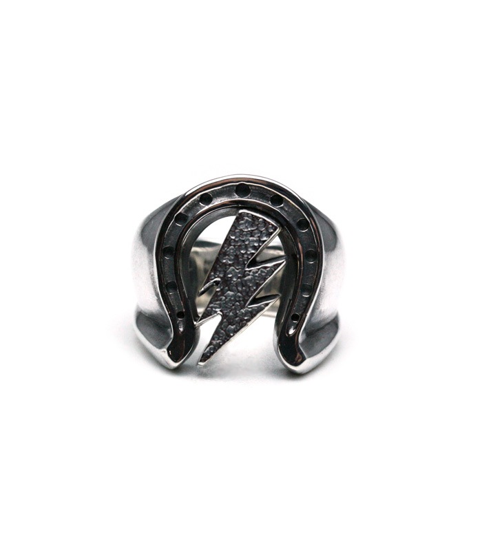 LUCKY HORSESHOE Ring / Thunder Silver