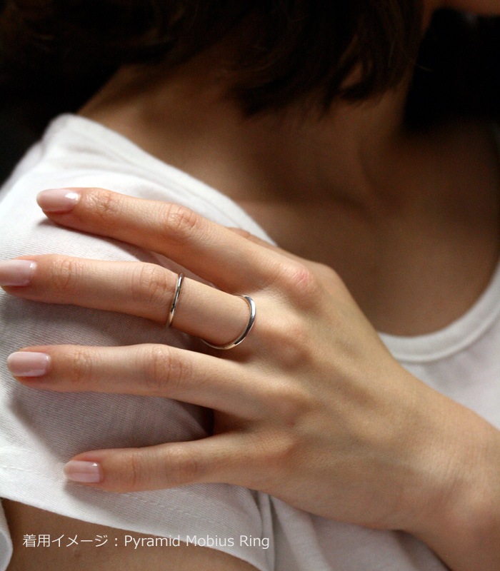 DECORATE Studs Mobius Silver Ring