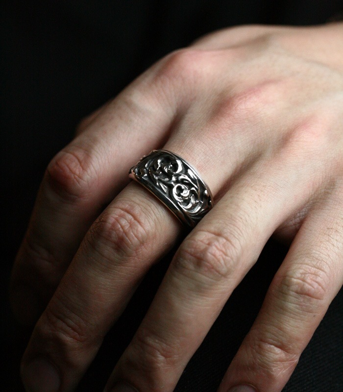 ArgentGleam Classic Acanthus Ring