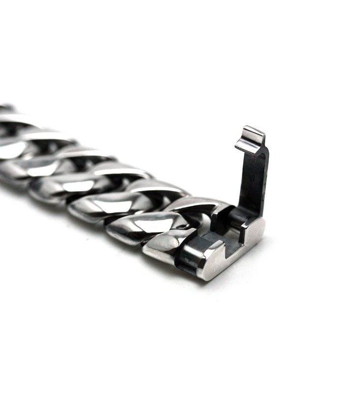 Curving Chain Bracelet