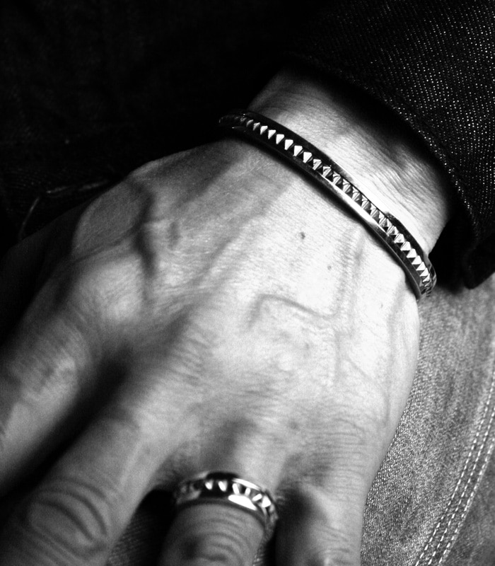 Pyramid Studs Plain Bangle