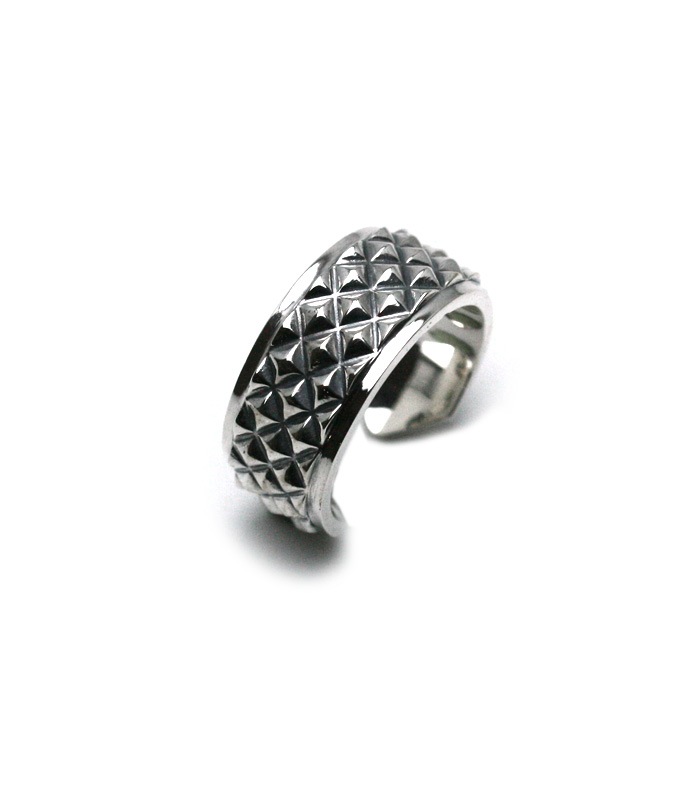 Pyramid Studs Band Ring