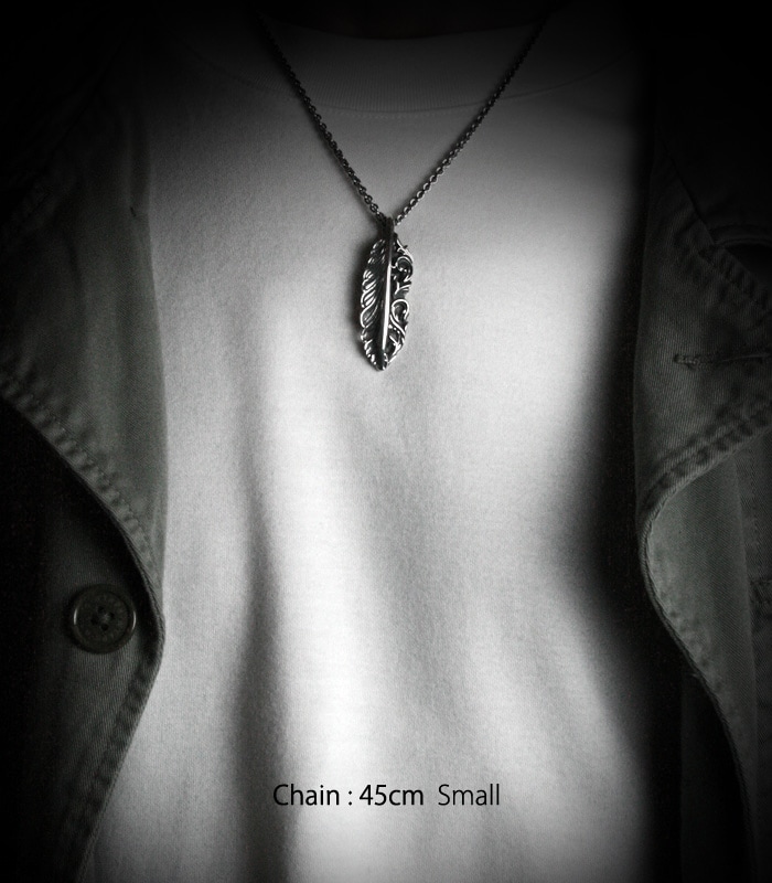 Acanthus Feather Necklace / Small