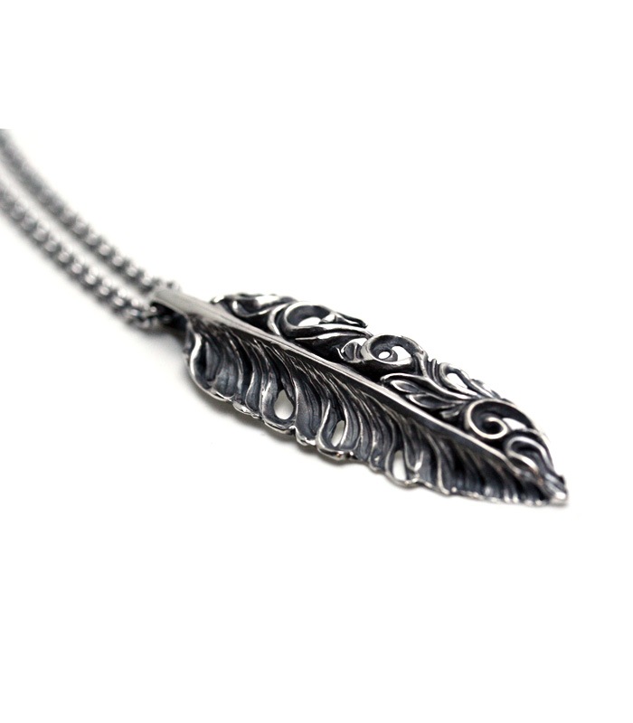 Acanthus Feather Necklace / Large