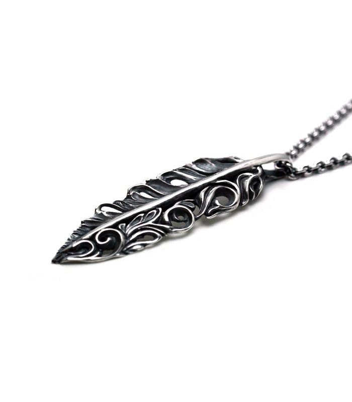 Acanthus Feather Necklace / Large
