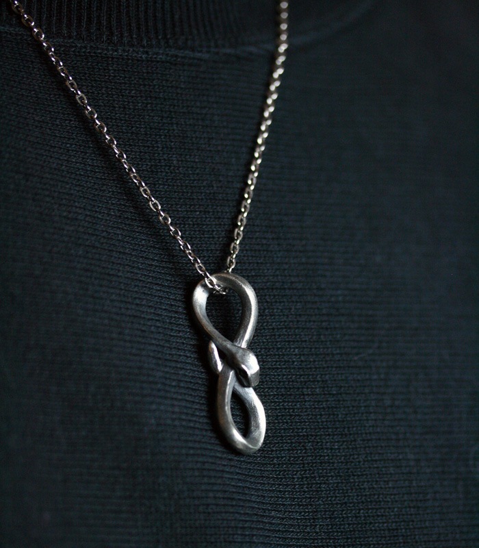 Infinity Snake Necklace / ᥸