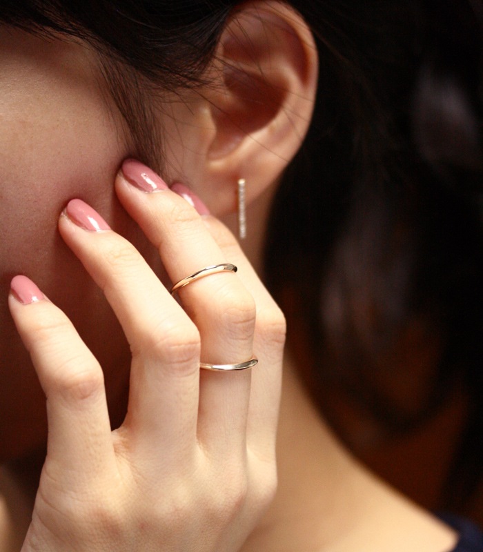 DECORATE Pyramid Mobius Ring