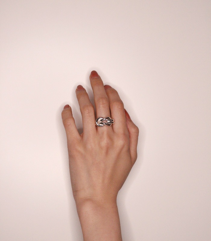 DECORATE Double Knot Ring