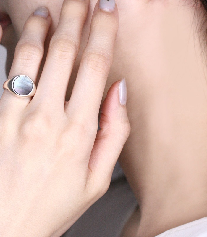 Black Mother of Pearl Ring