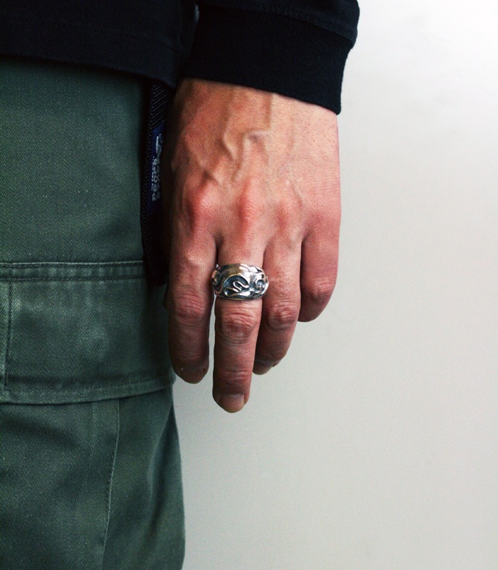 Wave Ribbon Ring / Wide