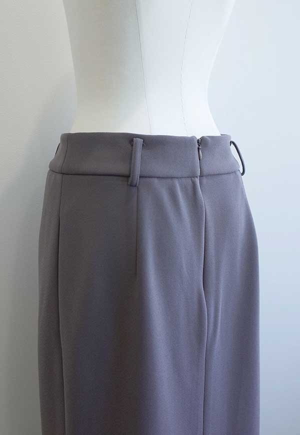 在庫なし】ヘムジップストレッチセミタイトスカート | スカート