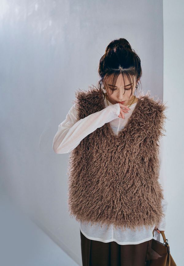 9月26日販売開始】Curly Fur Vest/カーリーファーベスト | 全