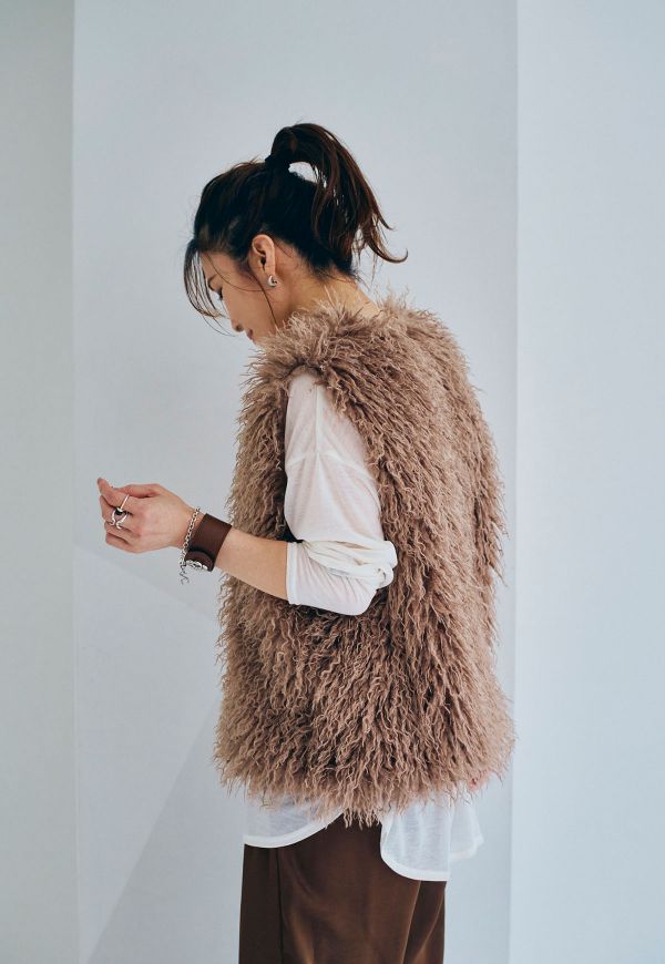 9月26日販売開始】Curly Fur Vest/カーリーファーベスト | 全