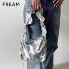 【A倉庫】今だけSALE！ 【 FRAME 】 2WAY 箔ショルダーバッグ ＜シルバー＞ 箔 カットソー ハンドバッグ  くしゅくしゅ BAG シワシワ デザイン クシ ブランド別検索ブランド名：そ