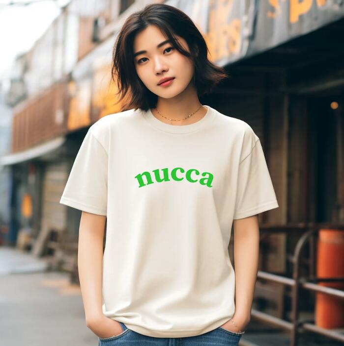 【A倉庫】＜男女兼用サイズ＞ nucca（ ぬっか ）Tシャツ Green Logo グリーン ｜九州  福岡   方言 Tシャツ ご当地Tシャツ メンズ レディース キッズ 子供 半袖 カットソー ロゴ  ロゴT LOGO TEE パロディー おもしろ 人気 お土産
