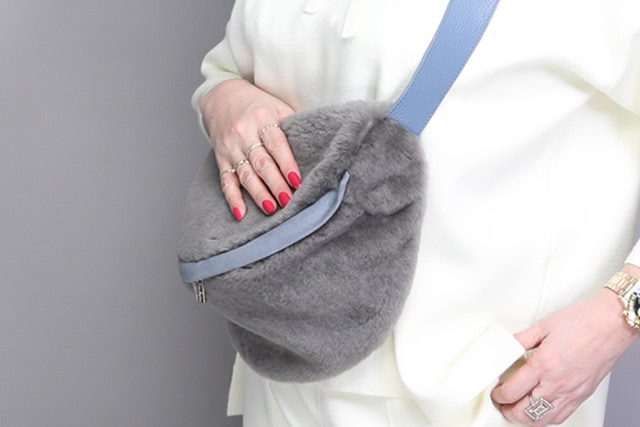 OUTLET SALE >リアルムートンイタリアンレザーボディバッグ 2416  