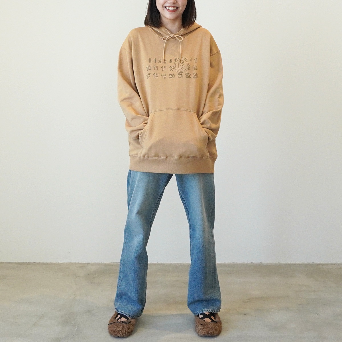 MM6 メゾンマルジェラ】パーカー | ANNE onlinestore - アンネ MM6 メゾンマルジェラ】パーカー | ANNE onlinestore - アンネ