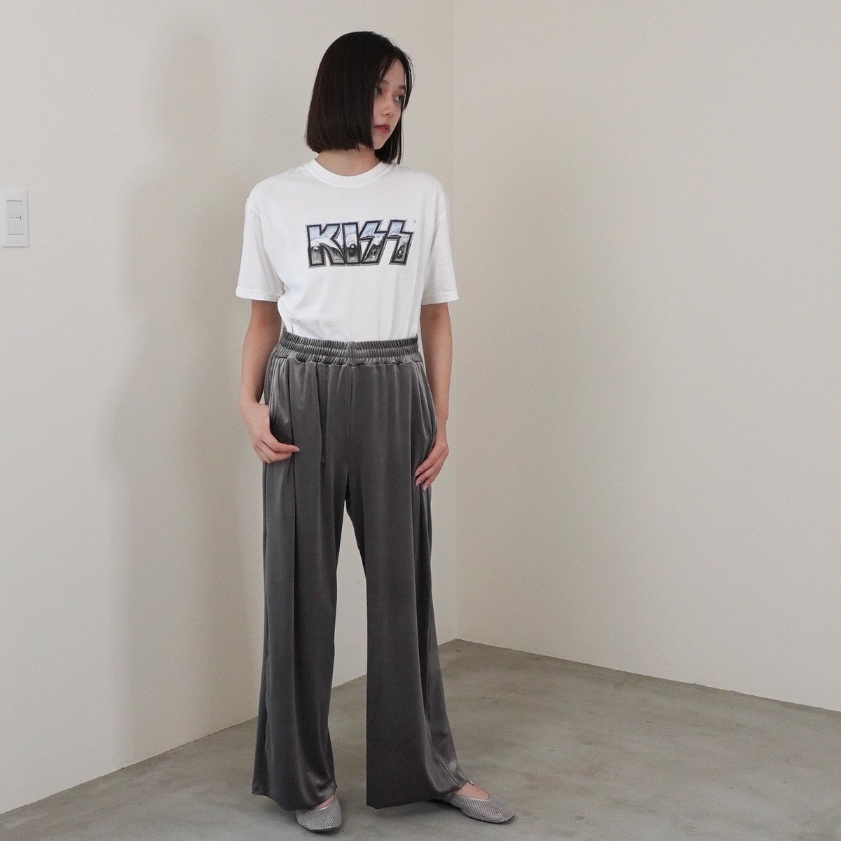 【LuvLEE ラヴリー】Tシャツ