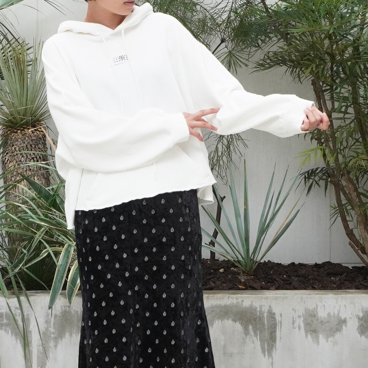 A16301 MM6 20ss バックプリント　ポンチョ　ロングパーカー 黒　M A16301 MM6 20ss バックプリント ポンチョ ロングパーカー 黒 M