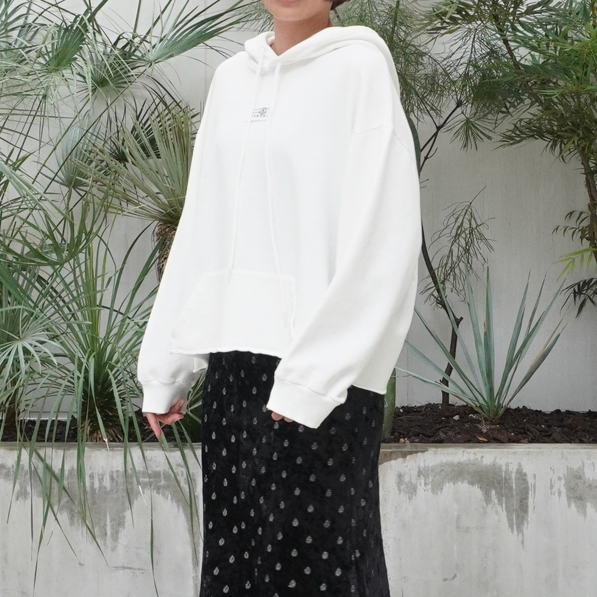 1回着　MM6 メゾンマルジェラ　マルジェラ　パーカー　ホワイト　14 スリット MM6 メゾンマルジェラ】パーカー | ANNE onlinestore - アンネ