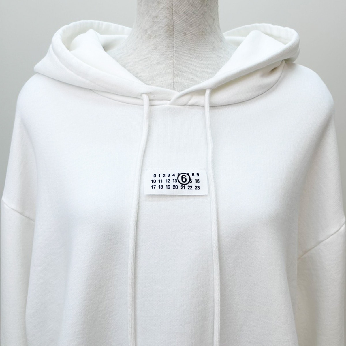 1回着　MM6 メゾンマルジェラ　マルジェラ　パーカー　ホワイト　14 スリット MM6 メゾンマルジェラ】パーカー | ANNE onlinestore - アンネ