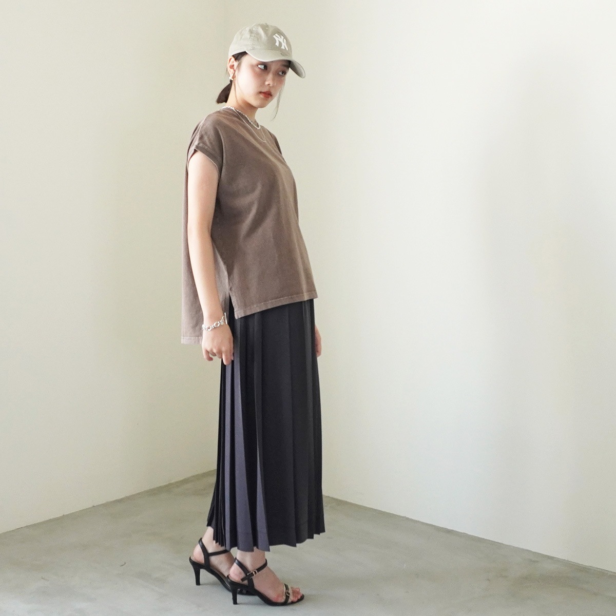 【upper hights アッパーハイツ】Tシャツ