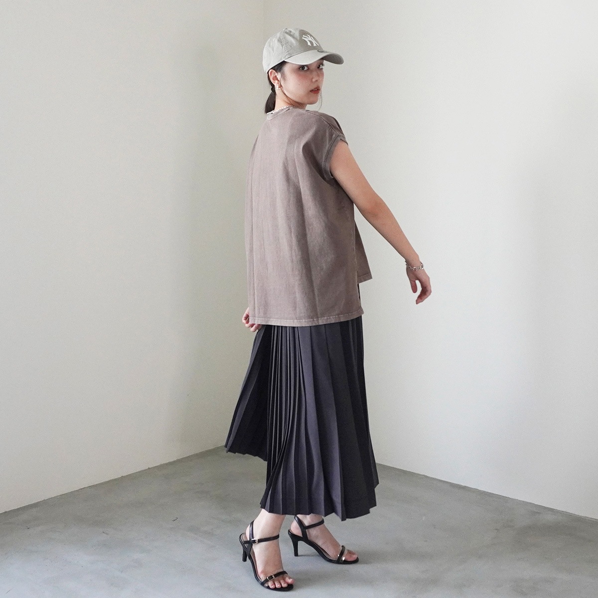 【upper hights アッパーハイツ】Tシャツ