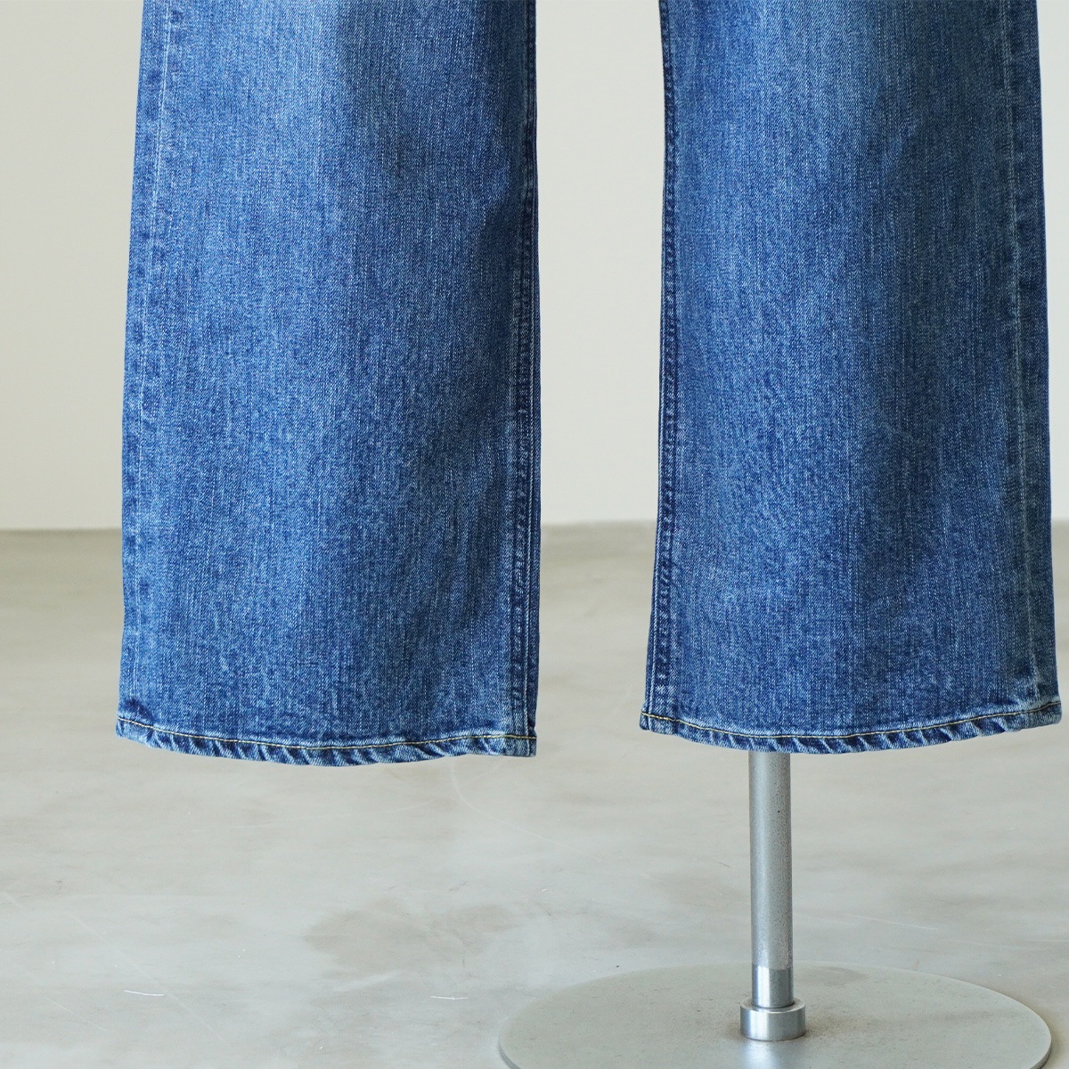 【極美品】YANUK ルーズストレート JOAN ジョーン YANUK（ヤヌーク） ジョーン JOAN ルーズ ストレート デニムパンツ