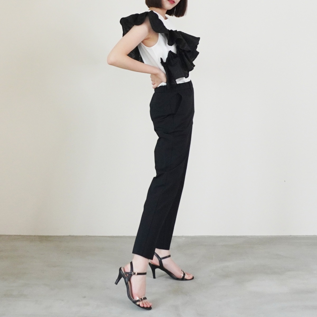 BEATRICE ベアトリスパンツ グレー　新品タグ付き　40サイズ BEATRICE ベアトリス】パンツ | BRAND,BEATRICE（ベアトリス