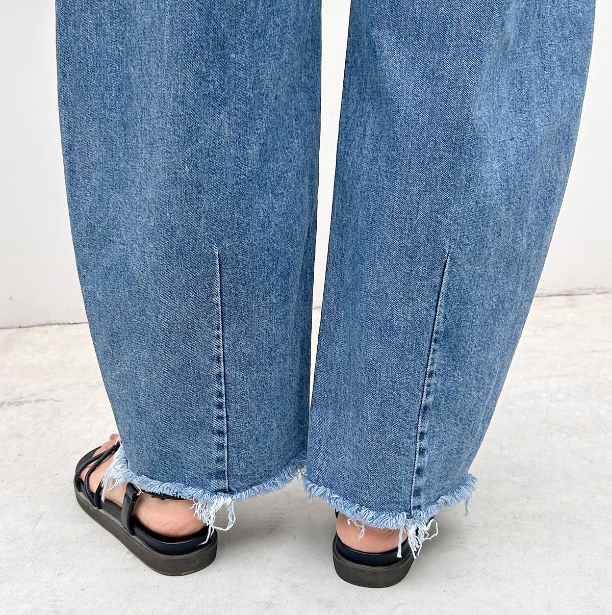 YANUK ヤヌーク】カーブテーパード 