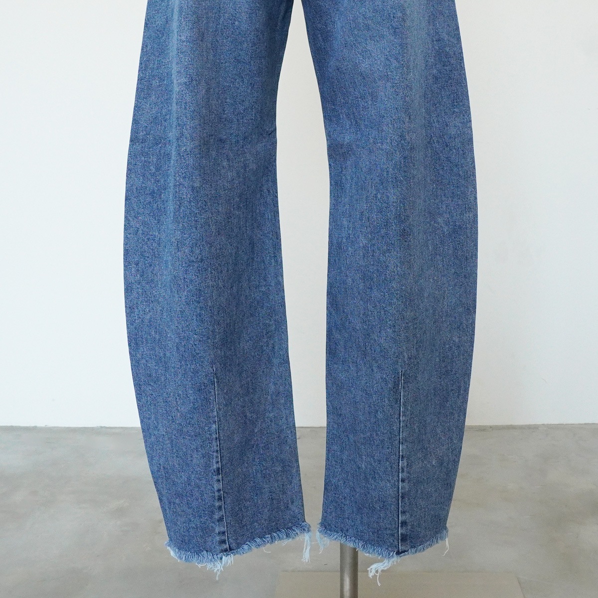 YANUK ヤヌーク】カーブテーパード 