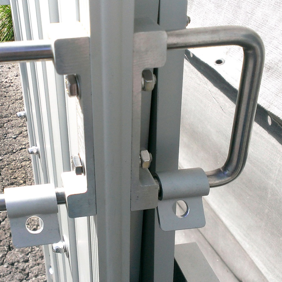 ＜AXG2027P アルミキャスタークロスゲート(2mパネル付)＞W2.7m×H2.1m【西濃運輸】<br>サイクルキャスターゲート<br>CCGA-2027型 (社)仮設工業会月刊誌に掲載