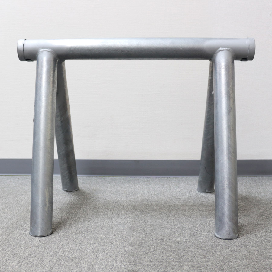 ＜PU-001 パイプ馬（48.6Φ）＞高さ42×幅55×奥行40cm<br>【土日出荷不可】