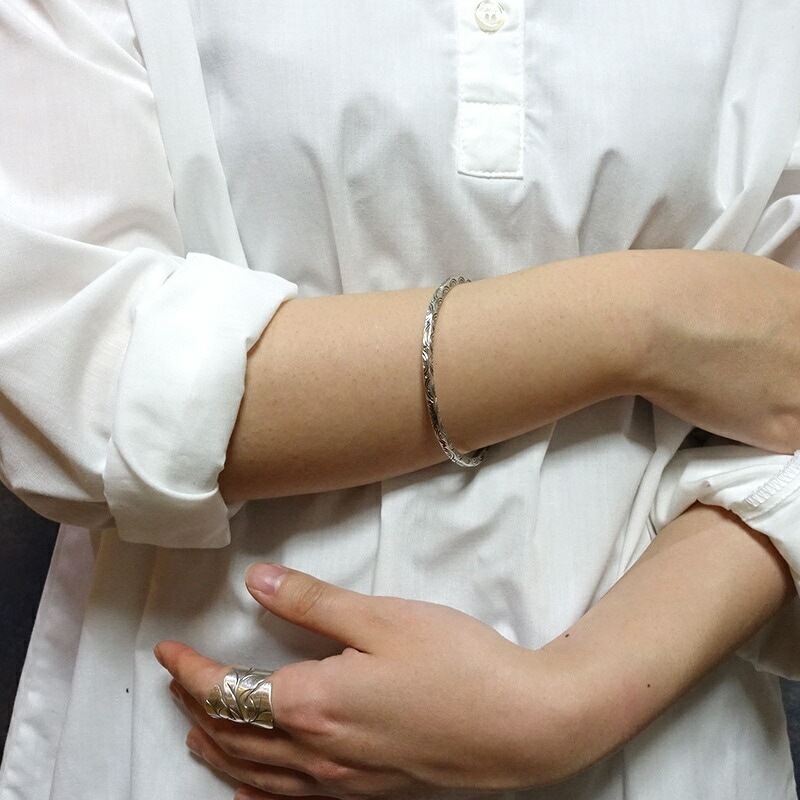 カレン族 シルバーバングル シルバー950 細め 細身 パドゥア カレン