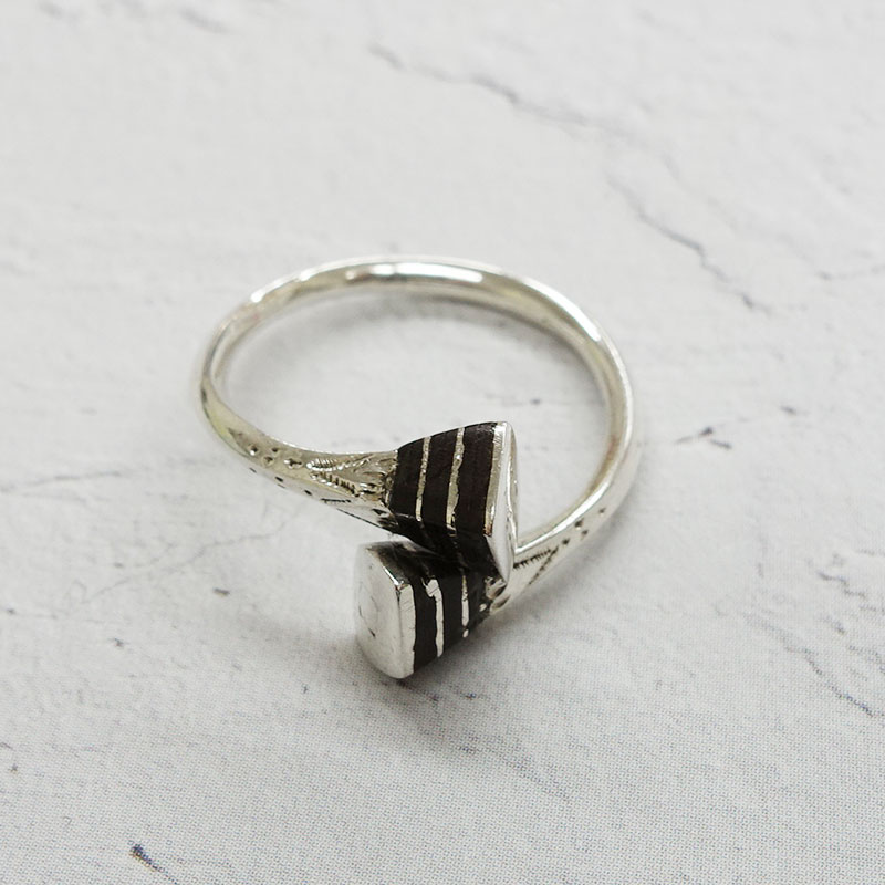 トゥアレグ シルバー リング 指輪 エボニーウッド 黒檀 13号 15号