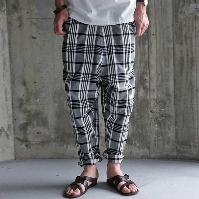 品を秘めた洗練カジュアルパンツ。チェック柄サルエルパンツ・(100)メール便可