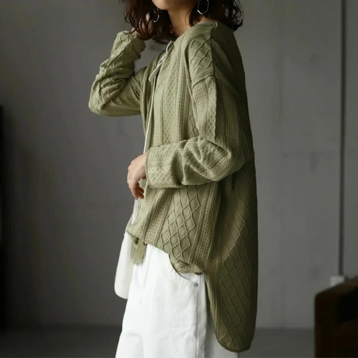 トップス 立体感のある編地だから無地でも存在感アップ。・メール便不可