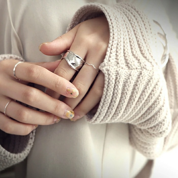 アクセ送料無料 リング なめらかな曲線美が女性らしさを格上げ。バックオープンリング・(10)メール便可