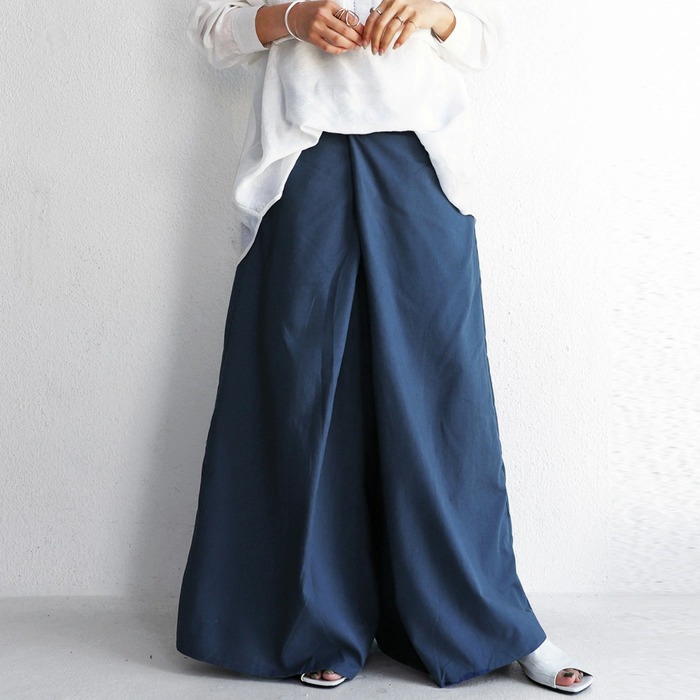 ワイドパンツ たっぷりワイドで、穿くだけで理想の形が完成するシルエット。・再再販。メール便不可