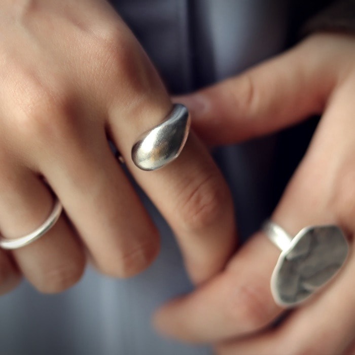 アクセ送料無料 リング 抜け感と丸みのドロップデザイン。ころんと魅せるフォークリング・再再販。(10)メール便可